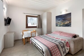 1 室のベッドルーム、WiFi (無料)、ベッドシーツ