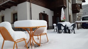 屋外ダイニングエリア