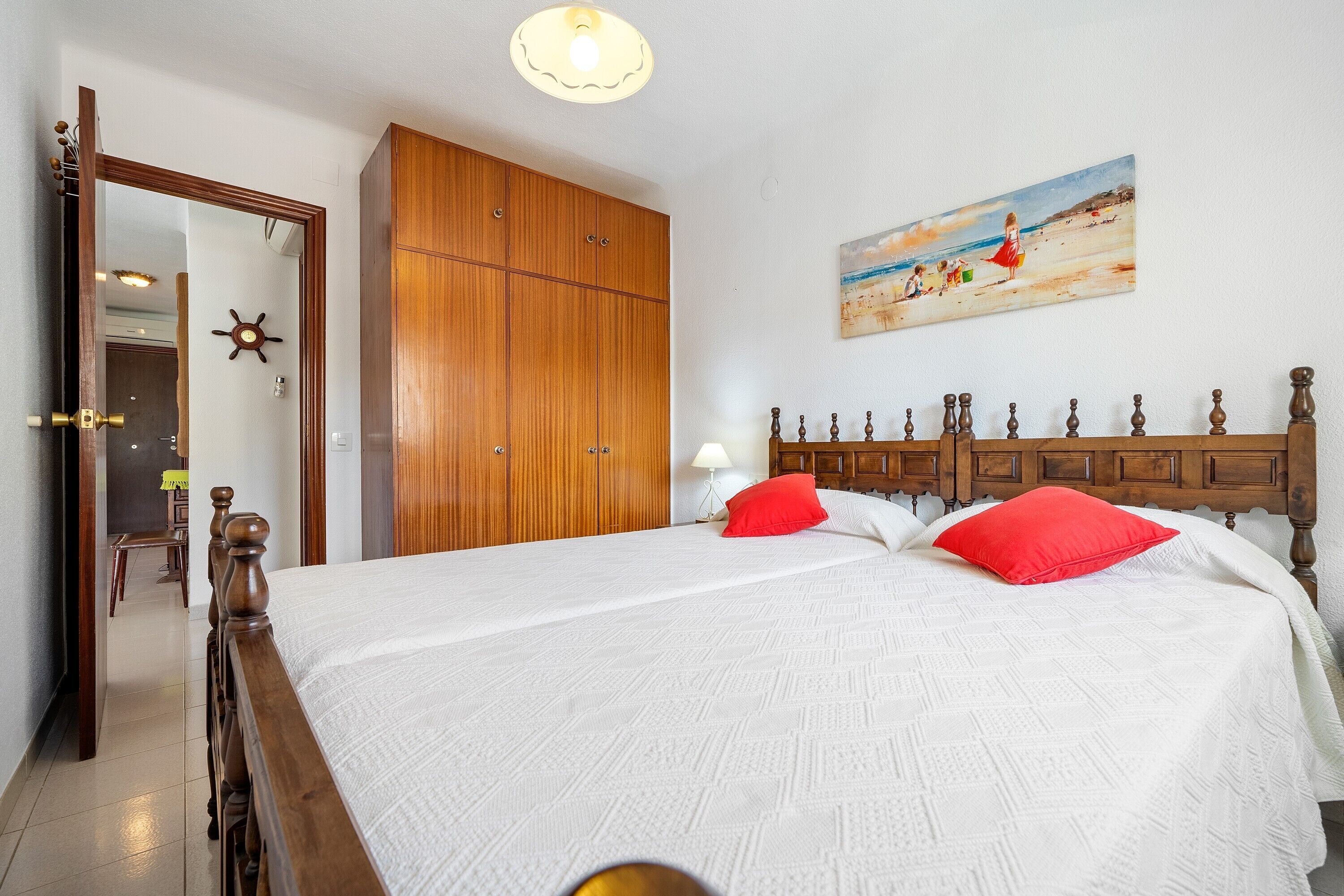 2 makuuhuonetta, silitysrauta/-lauta, ilmainen Wi-Fi, vuodevaatteet