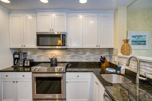 Fridge, microwave, stovetop, dishwasher