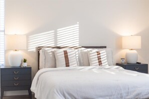 4 habitaciones, camas con efecto memoria y escritorio