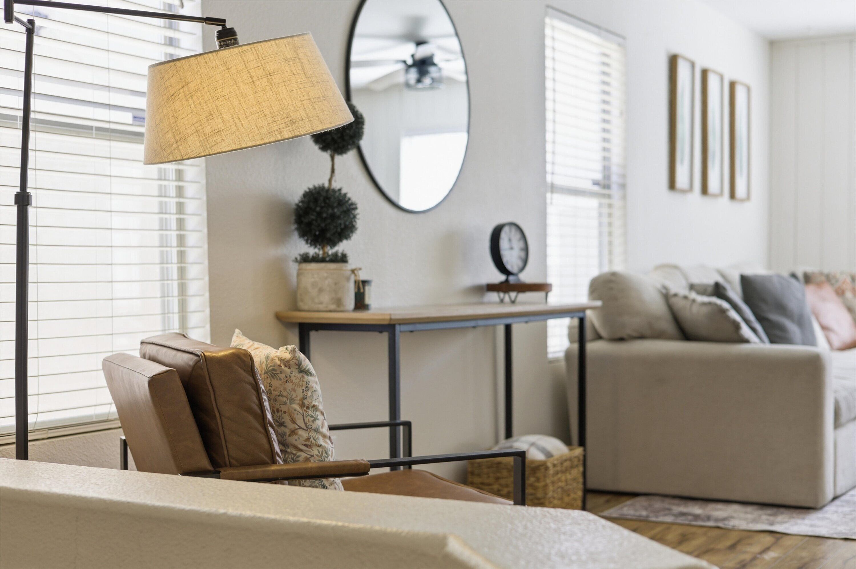 LED TV, Netflix, Hulu, streaming services