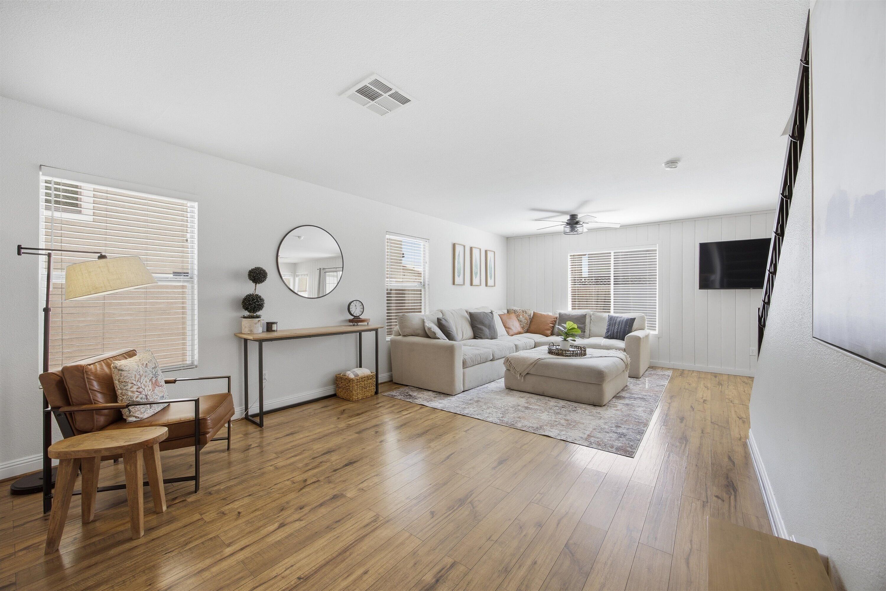 LED TV, Netflix, Hulu, streaming services