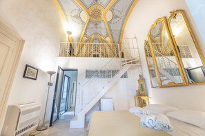 10 bedrooms, iron/ironing board, travel cot, free WiFi