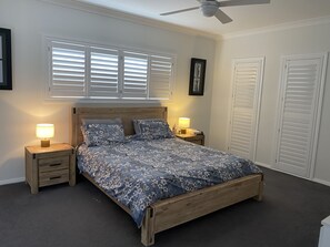 4 bedrooms, iron/ironing board, WiFi - Spacious house close to beach (Tomakin)