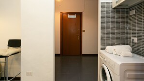 Deluxe Condo | Living area - The Best Rent-Flat near Corso Vercelli (Milan)