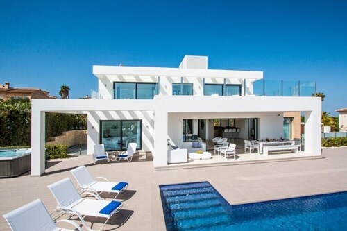 A Private Luxury  Villa 5 Star accommodation