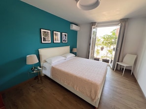 2 bedrooms, iron/ironing board, travel cot, WiFi