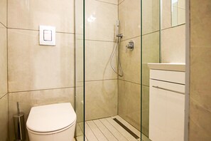 Deluxe Apartment | Bathroom | Shower - Phaedrus Living: Seaside Executive Flat Harbour 101 (Paphos)