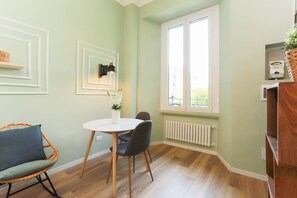 Deluxe Apartment | Living area