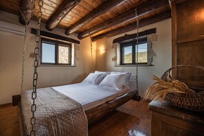 3 bedrooms, in-room safe, soundproofing, iron/ironing board - StoneMill Villa, Sumptuous Escape (Zakynthos)