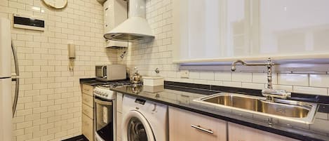 冰箱、微波炉、烤箱、茶具/咖啡用具