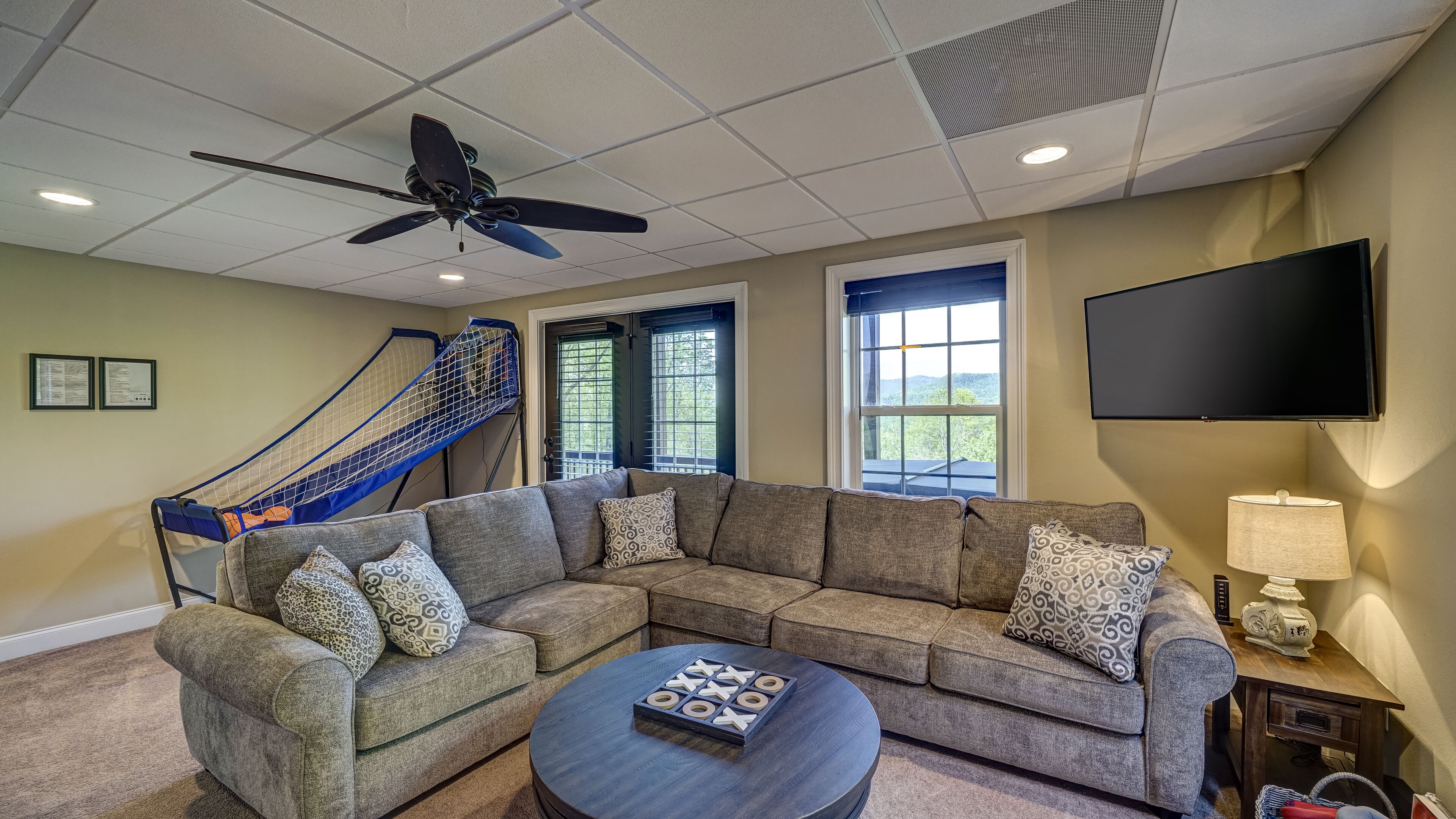 Booking Fall Now! Views!  Golf! Theater Game Room, Hot Tub, Lots Of Space! - Blairsville, GA