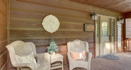 GOLF Nearby! Amazing View, Hot Tub, Game Room!Theater! 2 living rooms!Sleeps 12