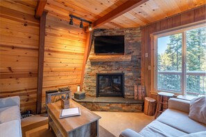 Chalet, Multiple Beds (Tahoe Solitude) | Living room