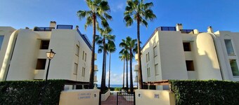 New Apartment!!!Beachfront Elviria Complex NEPTUNO I, Views,Pool and Garden