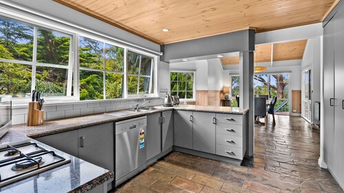 Erskine Beach House - room for all the family