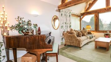 Cottage | Interior