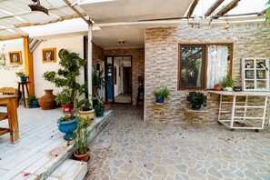 Exterior - Eucalyptus Pension (Kas)