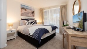 2 bedrooms, WiFi, bed sheets - Lucy's at the Bay -  pet friendly retreat (Callala Bay)