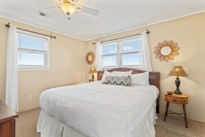 4 bedrooms, iron/ironing board, free WiFi, bed sheets