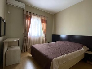 3 bedrooms, WiFi - Top rated cozy apartment close to the beach (Flic en Flac)