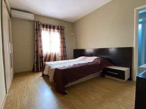 3 bedrooms, WiFi - Top rated cozy apartment close to the beach (Flic en Flac)