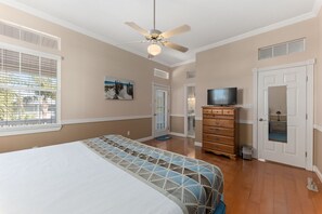 4 bedrooms, iron/ironing board, Internet, bed sheets