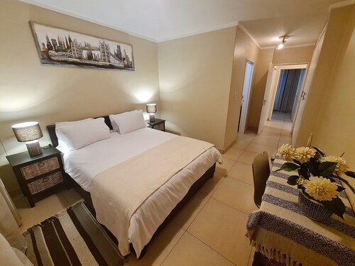 2 bed, 2 bath Apartment, Menlyn