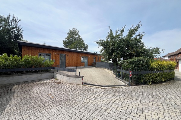 …mit abgeschlossenen Gartenbereich
