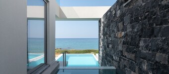 Zen Moon Luxury Villa, an Iconic Escape