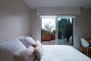 2 dormitorios, tabla de planchar con plancha, wifi gratis y ropa de cama