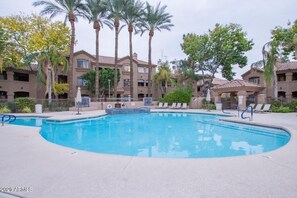 Appart'hôtel, 2 chambres | Piscine | Piscine chauffée