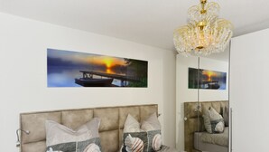 1 soverom, strykejern/-brett, reiseseng for barn og wi-fi (inkludert)