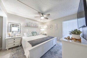 2 bedrooms, free WiFi, bed sheets - Edgewater 2 Br Deluxe Gulf Front, Tower 2. Sleeps 10! (Panama City Beach)