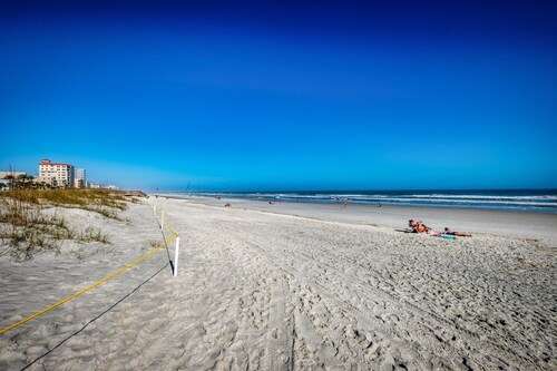 Ground Floor Duplex 3 Bedrooms Across from Beach