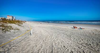 Ground Floor Duplex 3 Bedrooms Across from Beach