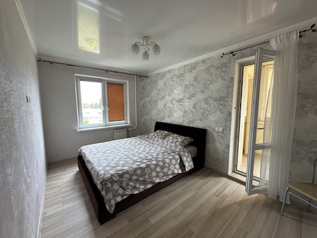 Apartamento clásico | 2 dormitorios, tabla de planchar con plancha, wifi gratis y ropa de cama. PaulMarie Apartment on Podgorodskaya