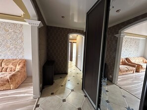 Classic Apartment | Wardrobe -  PaulMarie Apartment on Podgorodskaya (Brest)