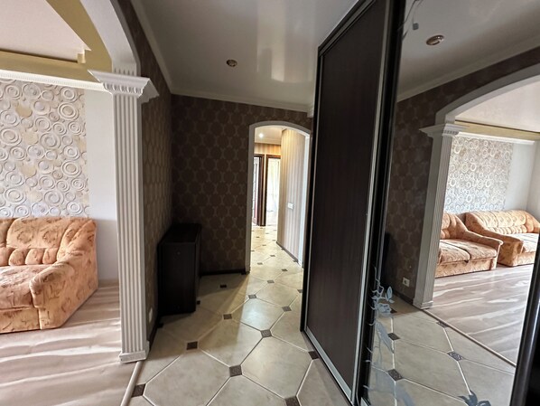 Classic-Apartment | Schrank