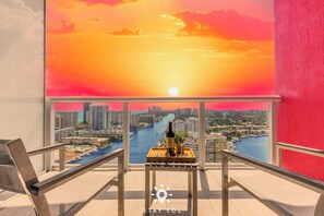Outdoor dining - Infinite View| Balcony | Pool + Gym + Near Beach (Hallandale Beach)