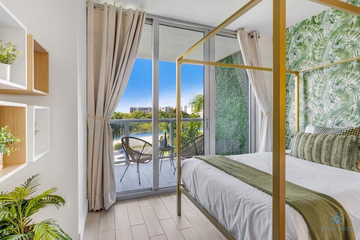 Desk, iron/ironing board, travel cot, WiFi