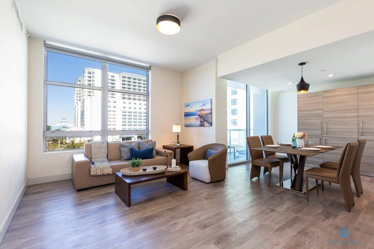 Rooftop Pool+ Gym |Hollywood Beach Broadwalk - Hollywood, FL
