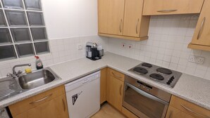 Lägenhet - 2 queensize-sängar | Eget kök | Kylskåp, mikrovågsugn, ugn och spishäll