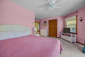 4 bedrooms, free WiFi, bed sheets