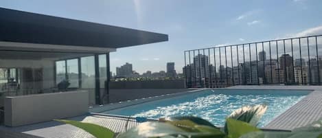 室外游泳池