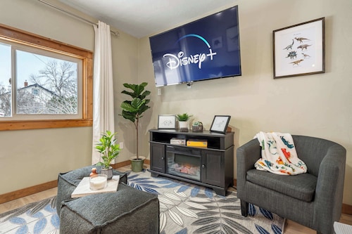 Triceratops Landing | Cozy & Family-Friendly Home!