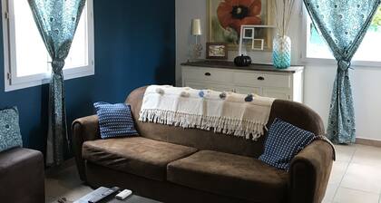 Maison 2 chambres climatisation avec jacuzzi plages 5 mn Ă pied .