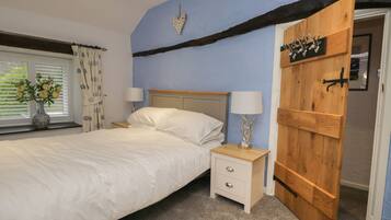 Stuga | 3 sovrum, individuell inredning, unika möbler och gratis wi-fi