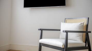 Apartment, Accessible, Private Bathroom | Lounge